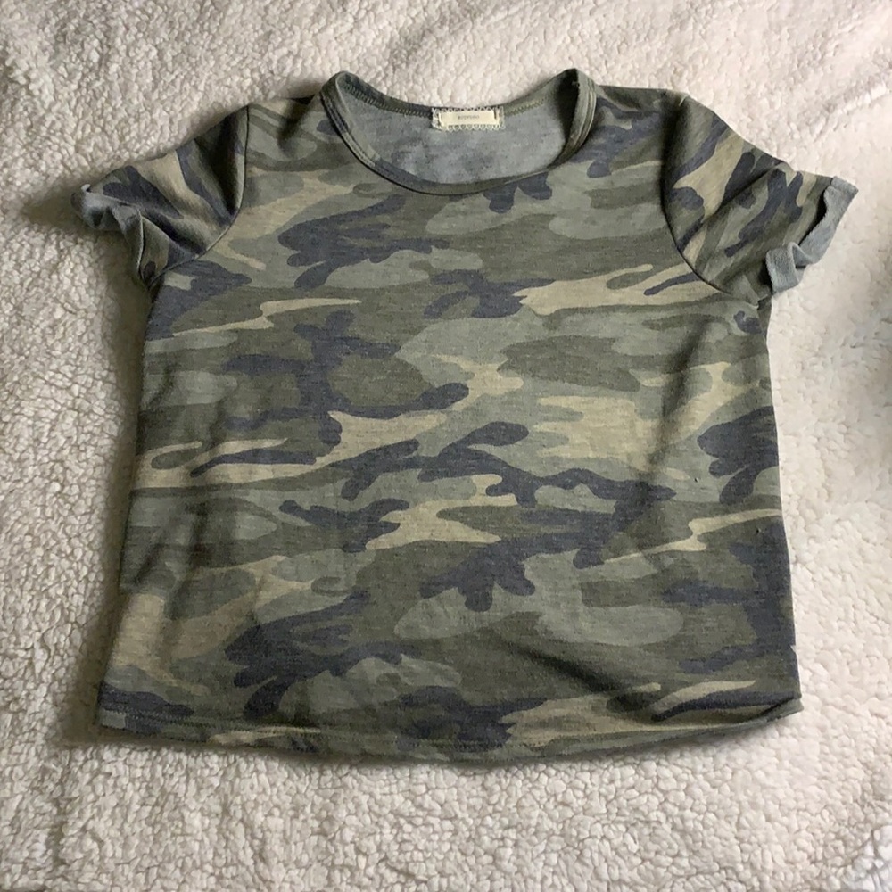 Camo crop-top